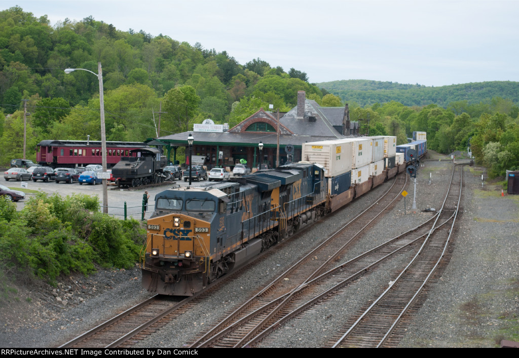 CSX 793 Leads Q022 in Palmer MA